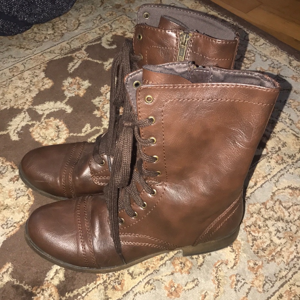 combat boots